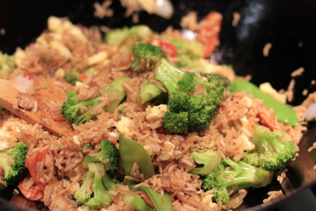 Super Yummy Chicken Fried Rice via lilblueboo.com