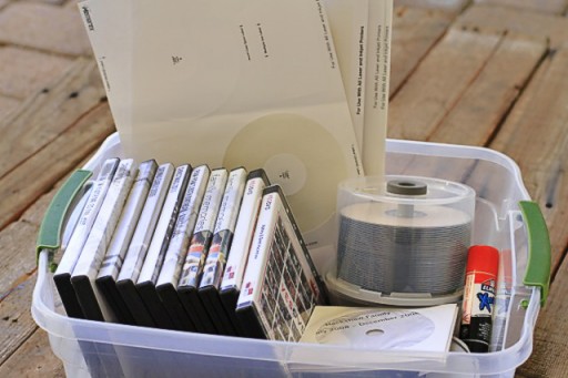 Checklist for organizing home movies via lilblueboo.com