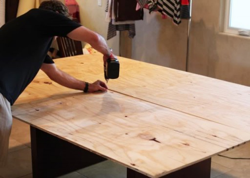 How to Make a screen printing table via lilblueboo.com