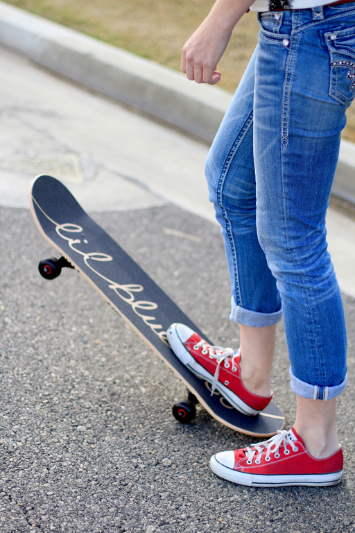 How to make a custom skateboard design via lilblueboo.com #skateboard #diy #gift #handmade 