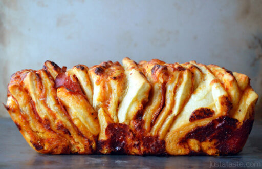 Football Food: Pepperoni Pizza Pull-Apart Bread via Just a Taste 