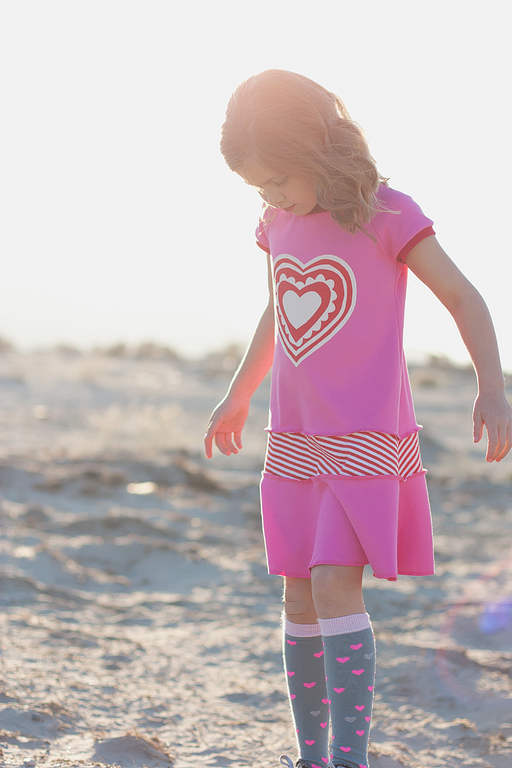 Applique Heart Knit Dress for Valentine's Day via Ashley Hackshaw / lilblueboo.com #valentinesday #valentine 