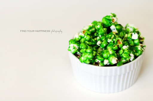 St. Patrick's Day Food Ideas: Green Candied Popcorn by Find Your Happiness via Ashley Hackshaw / lilblueboo.com 