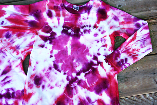 How to Tie Dye Scrunch Pattern  Tie dye, How to tie dye, Tie dye party