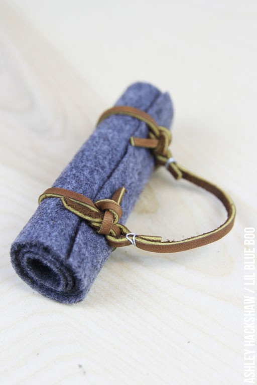 How to make a miniature or doll-sized bedroll camping ornament 