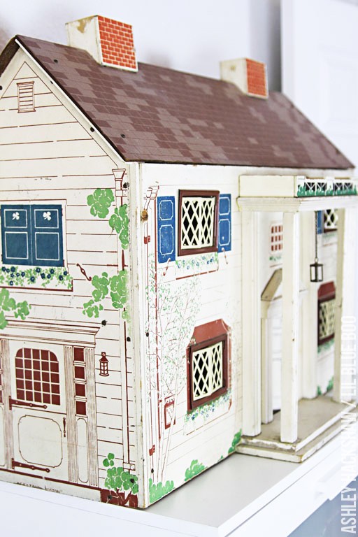 Vintage doll house