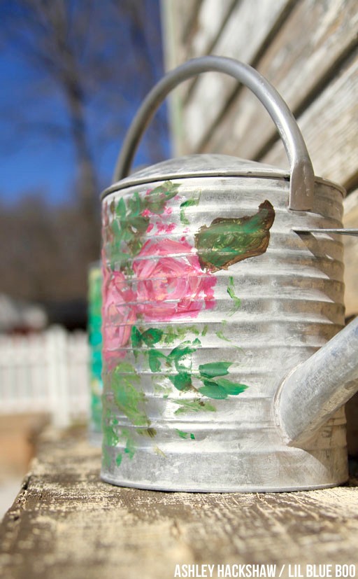 vintage garden decor ideas - galvanized tubs and cans