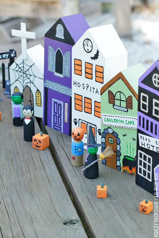 DIY Halloween Centerpieces and Table and Window Decor