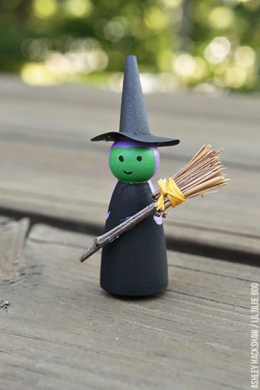How to paint a Halloween witch peg doll - peg doll tutorial