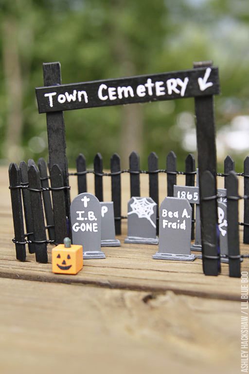 Popsicle Stick Tombstones and Cemetery - Ashley Hackshaw / Lil Blue Boo