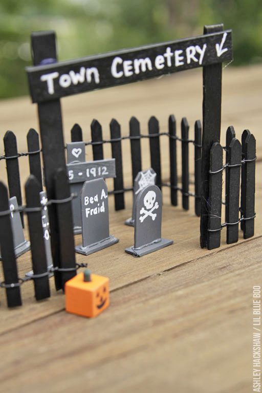 Use these halloween crafts year after year - wood halloween craft 