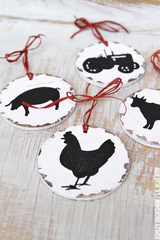 farmhouse christmas decorating ideas - chickens cows tractors 