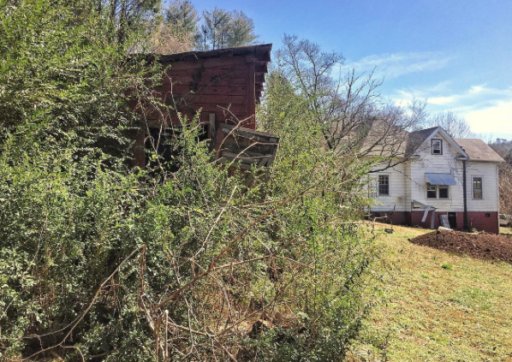 Farmhouse in the Smoky Mountains - Old Railroad