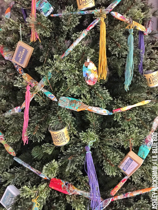 Christmas tree garland ideas - art and paintbrush themed