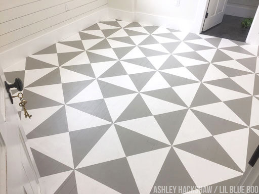 How to Paint a Floor - The Farmhouse DIY Painted Floor Quilt - Farmhouse floor ideas