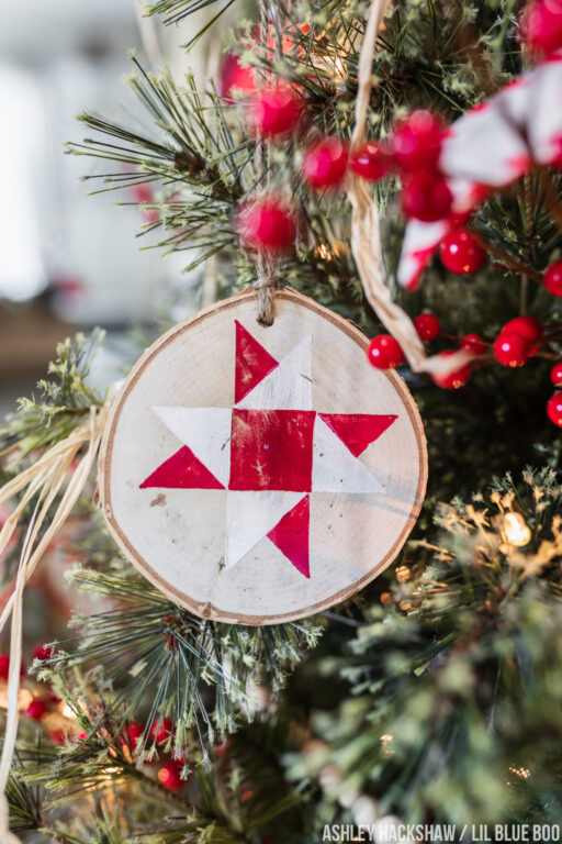 Quilt Christmas Tree Ornaments - Make your own wood ornaments - Christmas Quilt Squares 